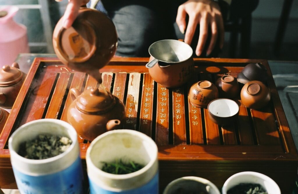 Guides Washing a teapot during gongfu tea preparation