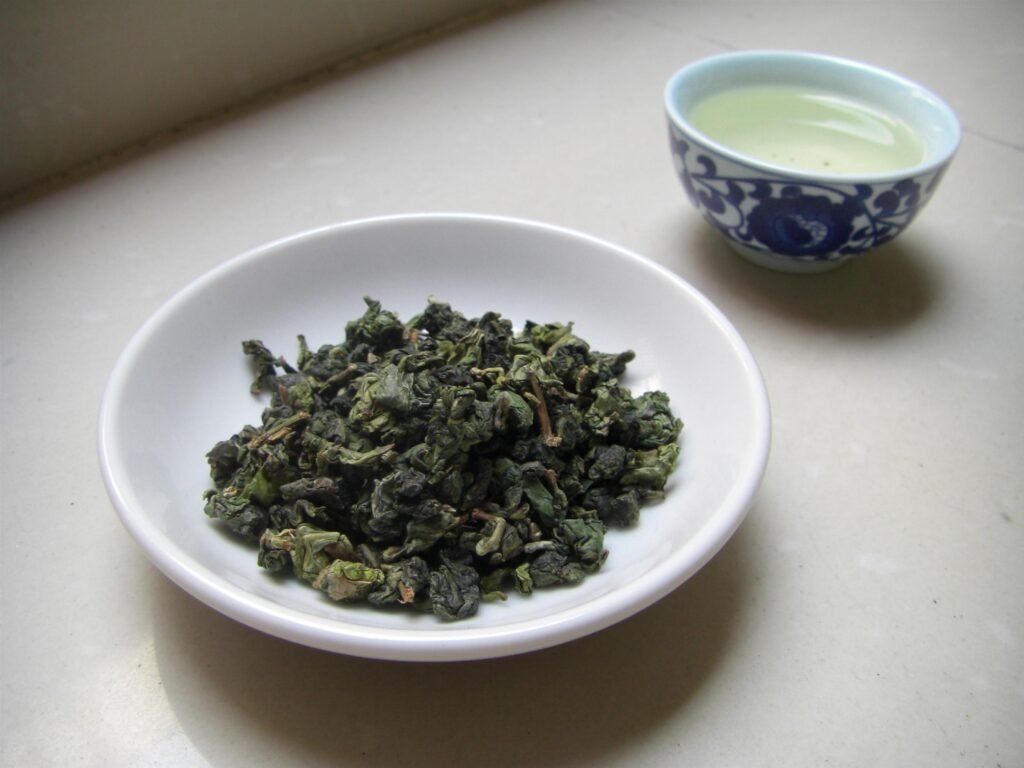 Oolong Tea 乌龙茶 Tieguanyin (铁观音) rolled oolong dry leaves