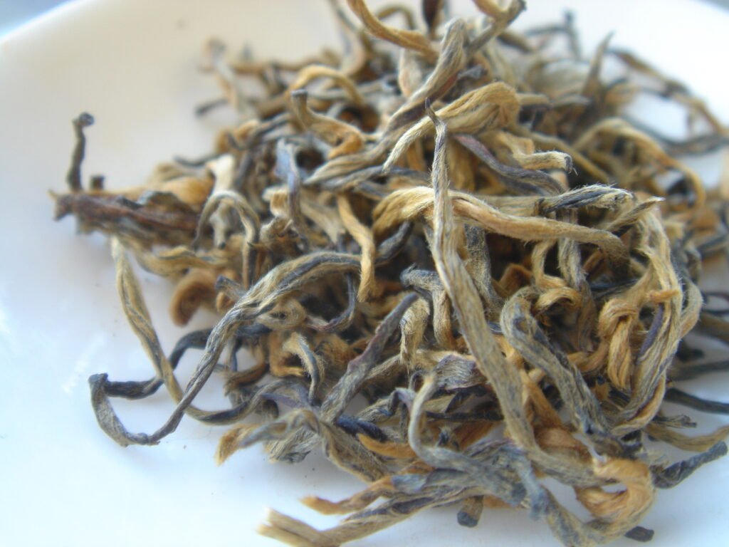 Dian Hong 滇红 (Yunnan Black Tea) Dian Hong (滇红) golden bud Yunnan black tea